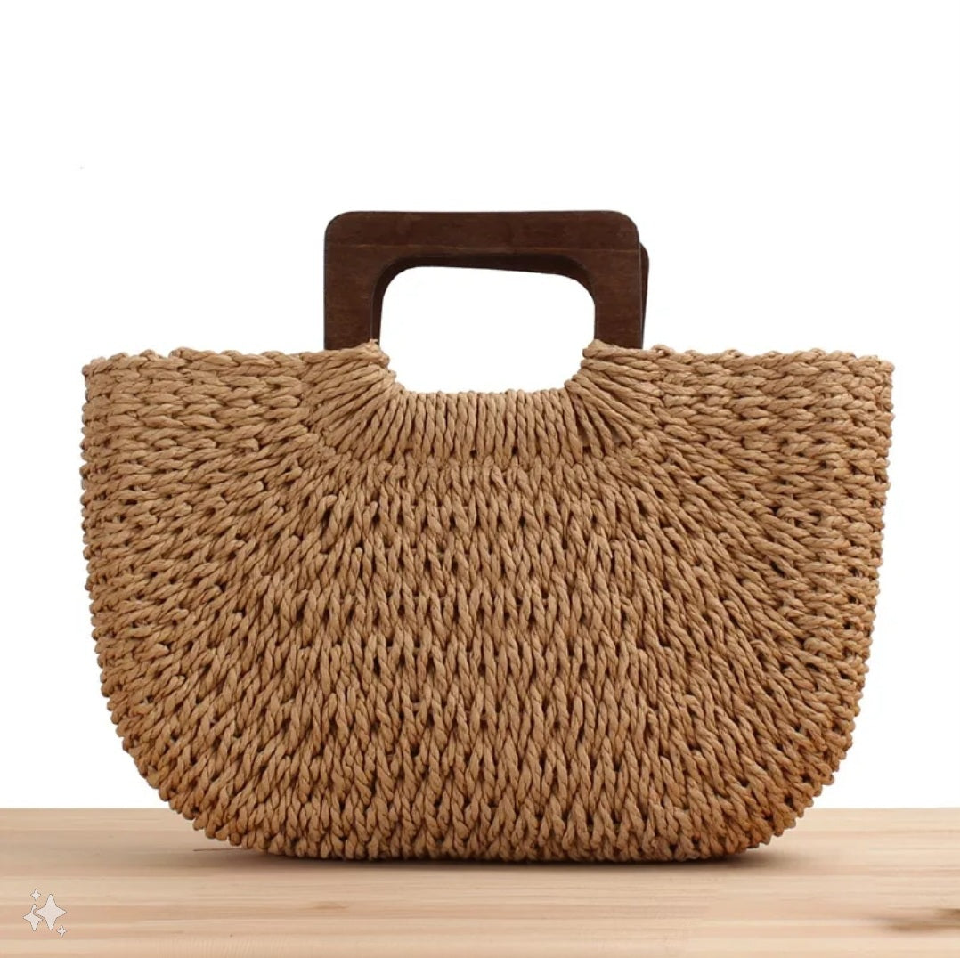 Beachside straw tote close up front view